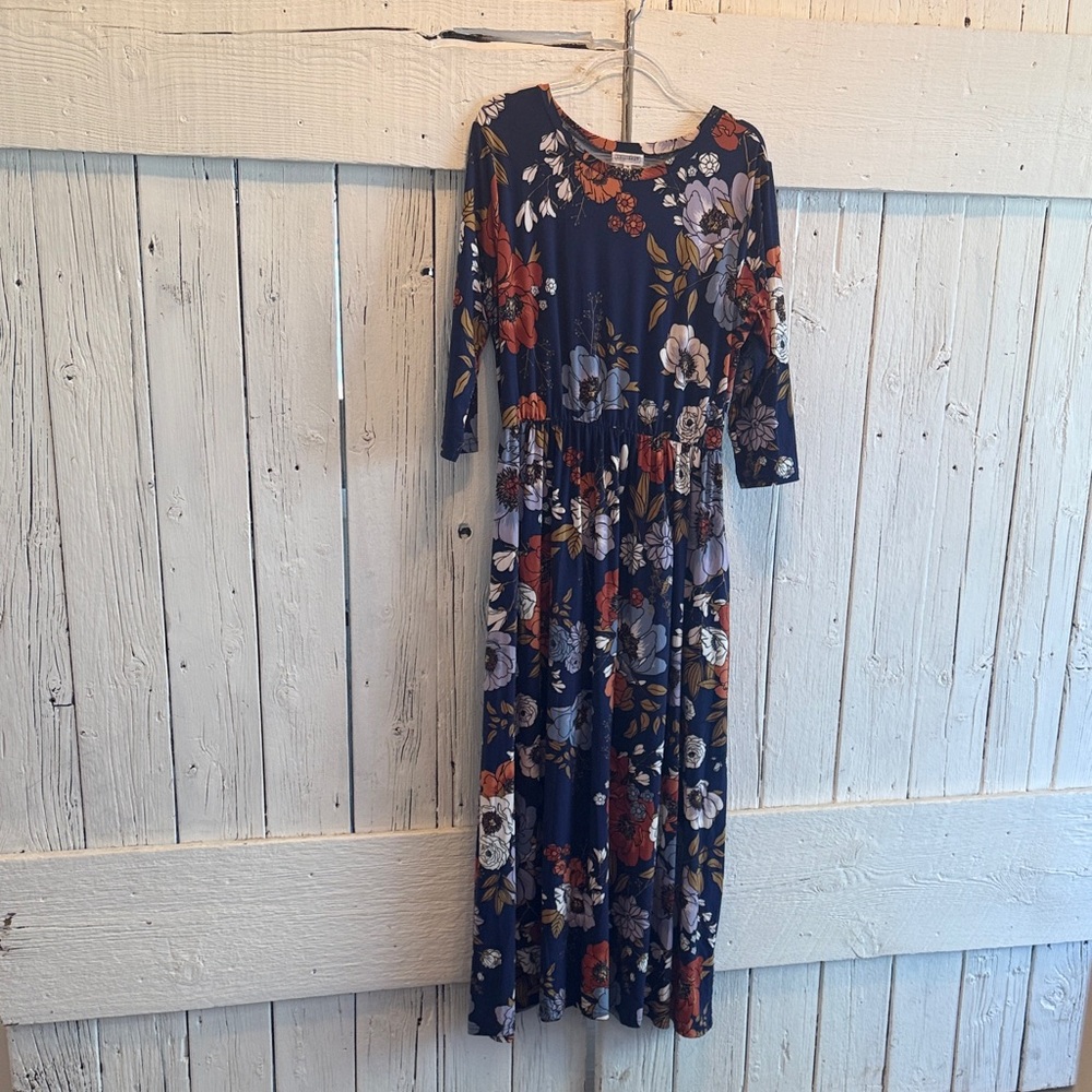 Floral Navy Midi Dress with Three-Quarter Sleeves